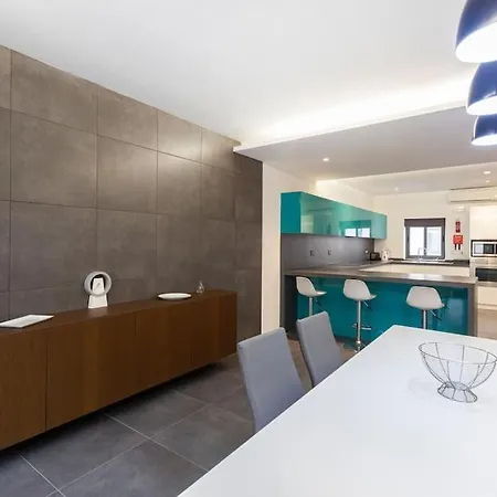 Luxury Living - Massive With Ac & Wifi By 360 Estates