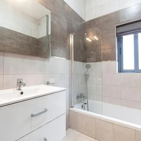 Luxury Living - Massive With Ac & Wifi By 360 Estates