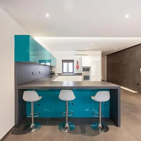 Luxury Living - Massive With Ac & Wifi By 360 Estates