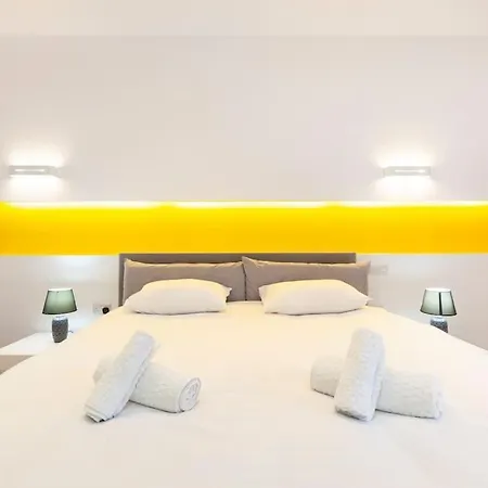 Luxury Living - Massive With Ac & Wifi By 360 Estates